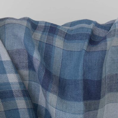 Melsvas languotas lininis audinys, skalbtas tinka drabužiams ir namų tekstilės gaminiams siūti