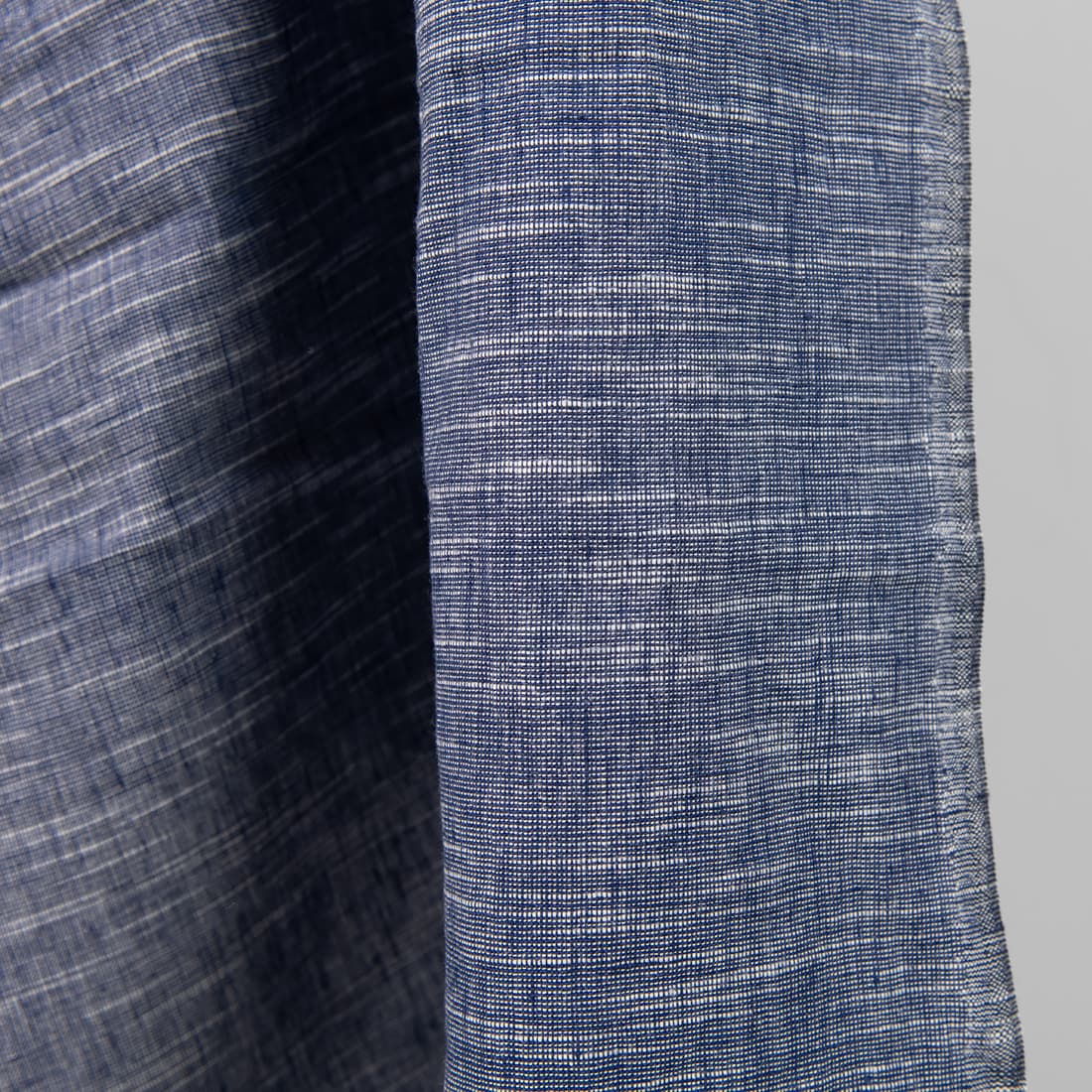 Lino - medvilnės audinys tamsiai mėlynas su baltais dryžiukais, skalbtas