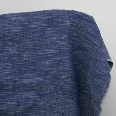 Tamsiai mėlynas dryžuotas puslininis audinys