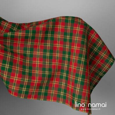 Audinys žaliais, raudonais langeliais