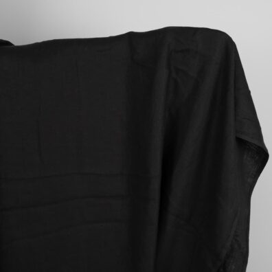 Juodas skalbtas lininis audinys