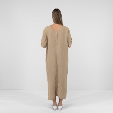MAROCCO lininė rusva suknelė su V iškirpte ir sagų užsegimu nugaroje