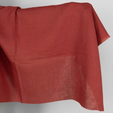 Lininis raudonas audinys