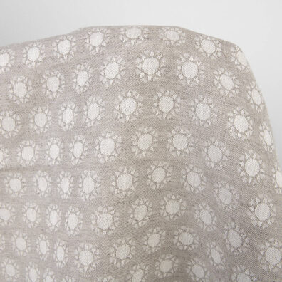 Lino - medvilnės žakardinis audinys saulučių raštu