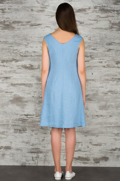 Šviesiai mėlyna lininė suknelė, nugaros pusė