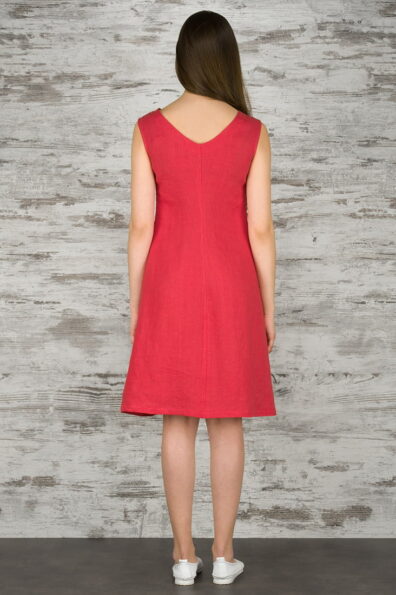 Raudona lininė suknelė su V formos iškirpte nugaroje