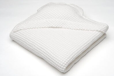 Lininis baltas rankšluostis kūdikiams su gobtuvu