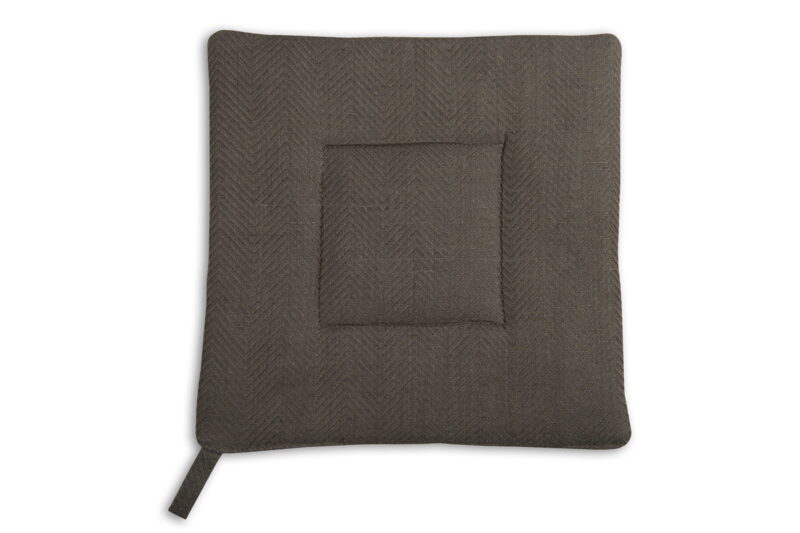 Tamsiai pilka ra&scaron;tuota lininė puodkėlė