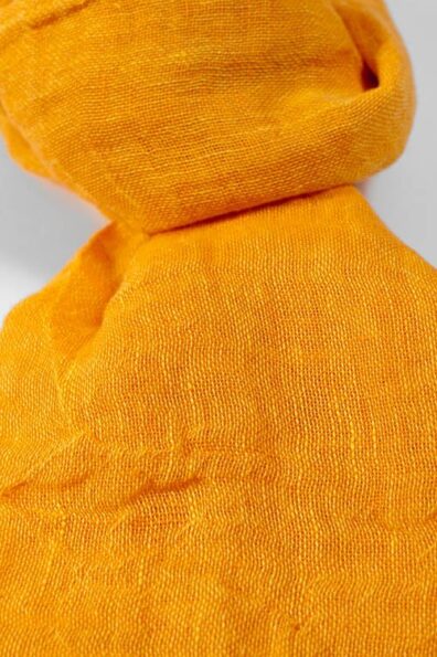 Oranžinis lininis šalikas su kutais