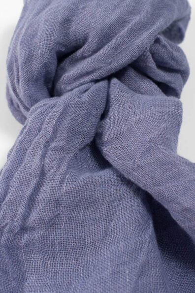 Alyvinės spalvos šalikas su kutais