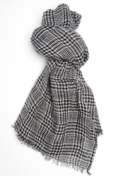 Juodas languotas lininis šalikas