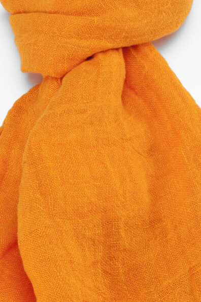 Oranžinis lino šalikas su kutais