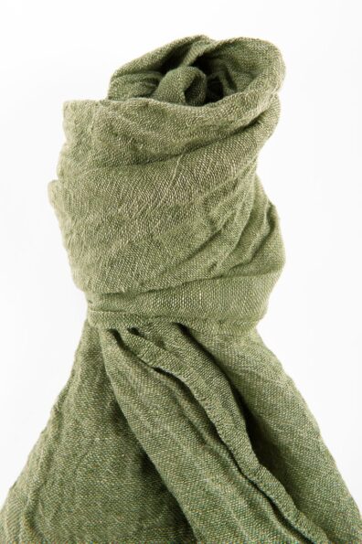 Samanų spalvos šaliko audiniui naudoti šviesiai ir tamsiai žali 100% lino verpalai