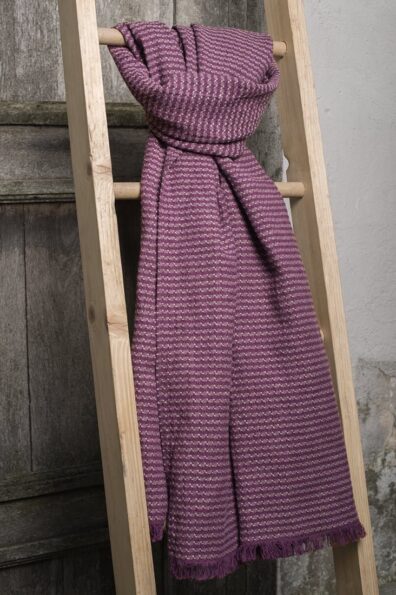 Raštuotas violetinis lininis šalikas