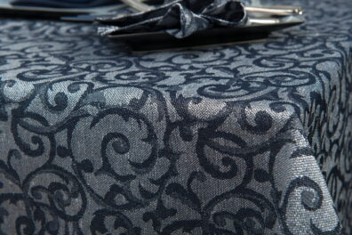 Lininė pilka staltiesė / Žakardinė puslininė staltiesė su blizgesiu.