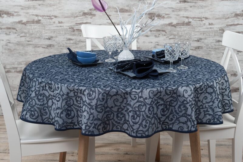 Apvali ovali lininė pilka mėlynai ra&scaron;tuota staltiesė