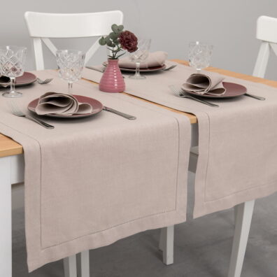 Pilkšvai rausvas mereškuotas puslininis takelis