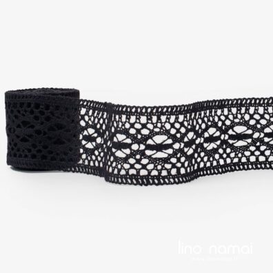 Juodas lininis nėrinys