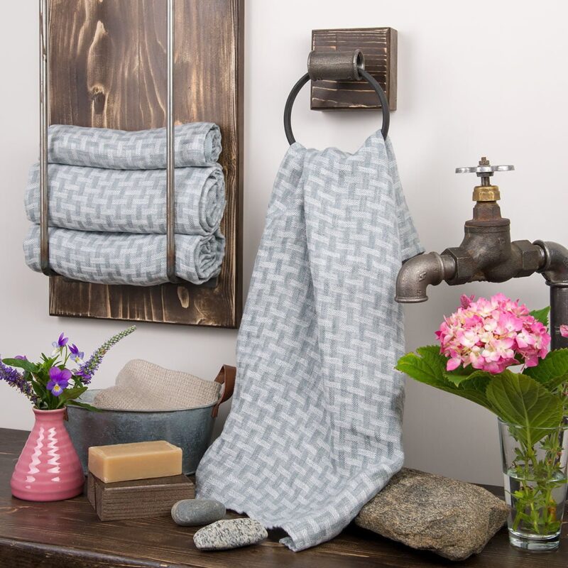 Lininis vonios ar pirties rank&scaron;luostis, pilku margu ra&scaron;tu.