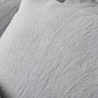 Lininė patalynė šviesiai pilka : minkštas švelnus skalbtas linas.