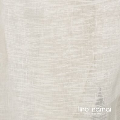 Baltas puslininis audinys su dryžiukais