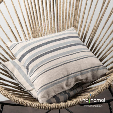 Puslininis pilkai-juodai dryžuotas pagalvės užvalkaliukas su užkaitu, 40cm x 40cm