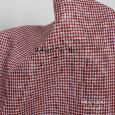 Lininis audinys melsvai pilkais ir tamsiai raudonais langeliais drabužiams, patalynei, užuolaidoms siūti - Lino Namai