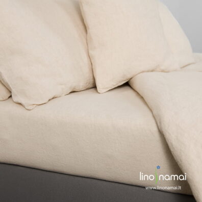 Rusva lino - medvilnės paklodė, paprastai apsiūta arba su guma kampuose