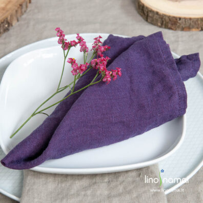 Violetinė skalbto lino servetėlė