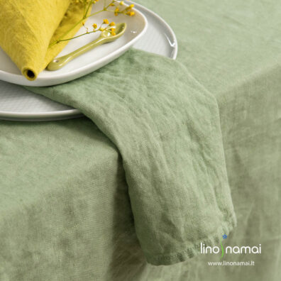 Šviesiai žalia lininė servetėlė