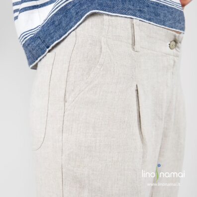 Šviesiai pilkos lininės kelnės su klostėmis priekyje