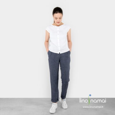 Lininės mėlynos dryžuotos kelnės ir balta lininė palaidinė