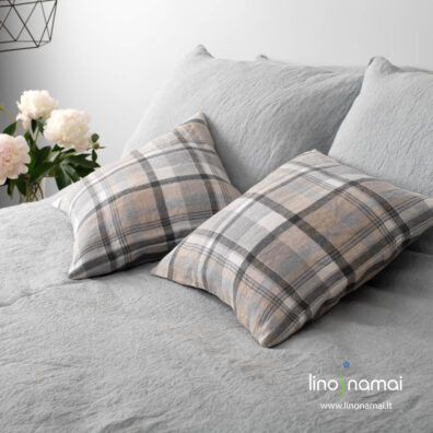 Pilkai-rusvai languotas dekoratyvinės pagalvės užvelkalas su užtrauktuku