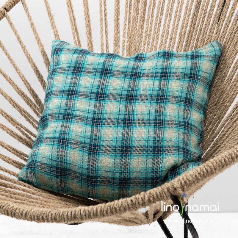 Lininis dekoratyvinės pagalvės užvalkaliukas žaliais langeliais