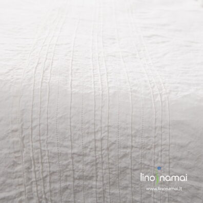 Baltas lininis antklodės užvalkalas su mereškavimu ir 1mm aukščio klostelėmis