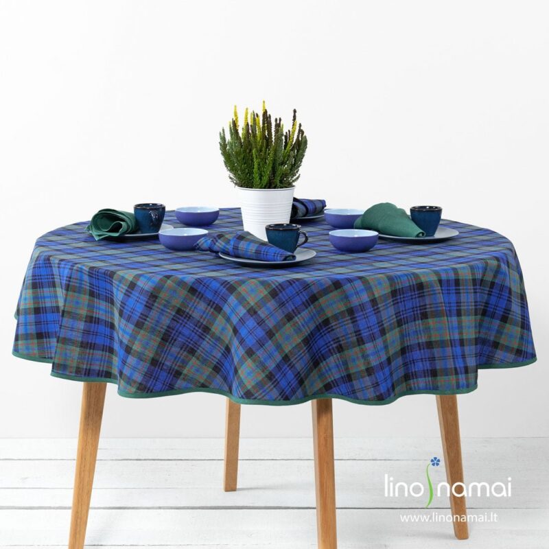 Apvali (ovali) puslininė staltiesė mėlynais, žaliais langeliais