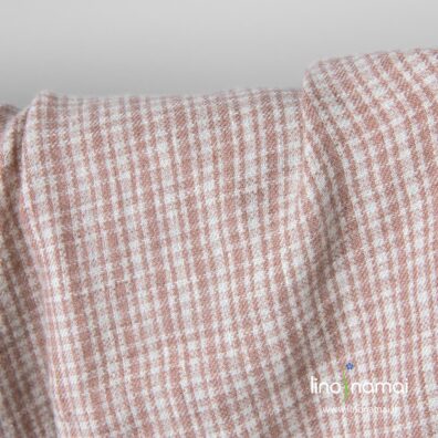 Lino-vilnos audinys šviesiai rudais ir gelsvai baltais langeliais, skalbtas