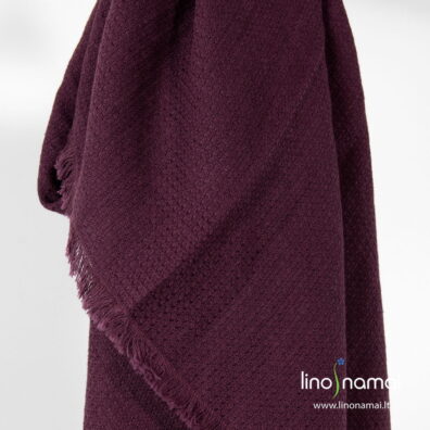 Puslininė tamsiai raudona raštuota skara