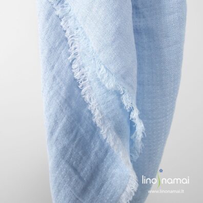 Lininė skara žydra raštuota (su mažais punktyrais)