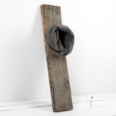 Šilta kaklo mova iš juodų ir šviesiai rudų lino ir vilnos verpalų