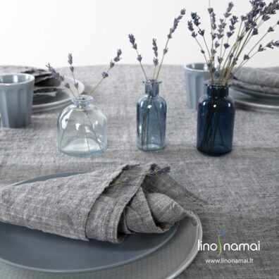 Lino - medvilnės servetėlė iš tamsiai pilkų ir pieno baltumo verpalų
