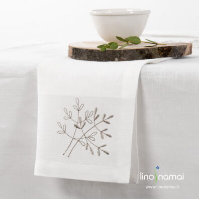 Lininė pieno baltumo siuvinėta servetėlė