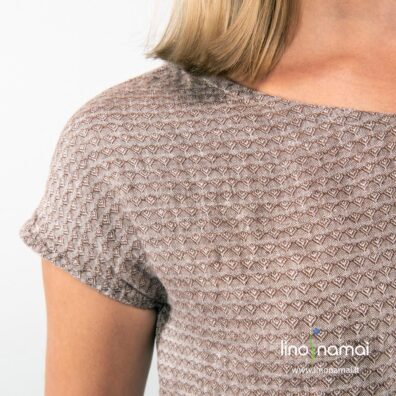 Lininė ruda raštuota palaidinė apvalia iškirpte