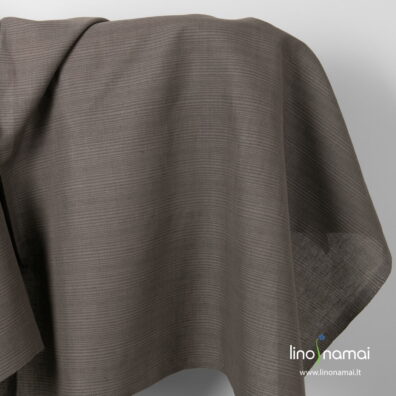 Puslininis audinys rusvais dryžiukais