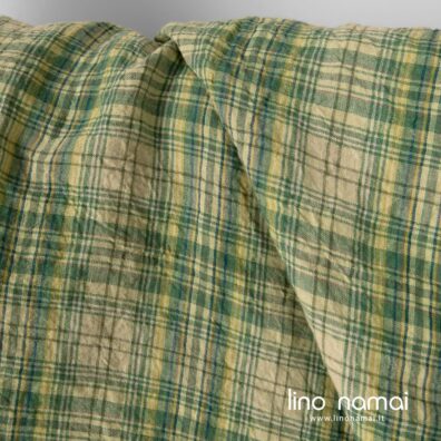 Minkštas, švelnus platus lininis audinys žaliai languotas