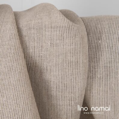 Reto suaudimo natūralios spalvos (iš nedažytų verpalų) lino audinys