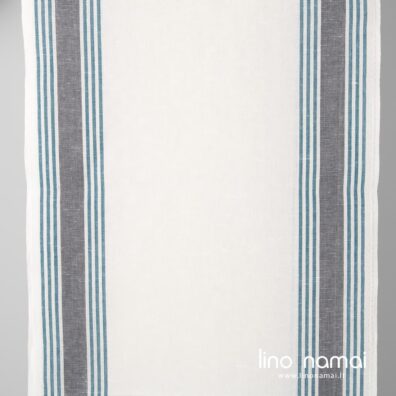 Puslininis audinys pilkomis, mėlynomis juostelėmis