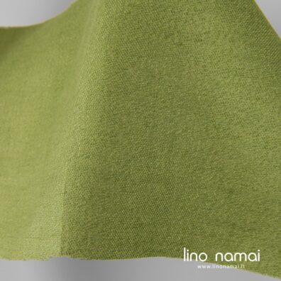 Šviesiai žalias tvirtas, sunkus lino audinys