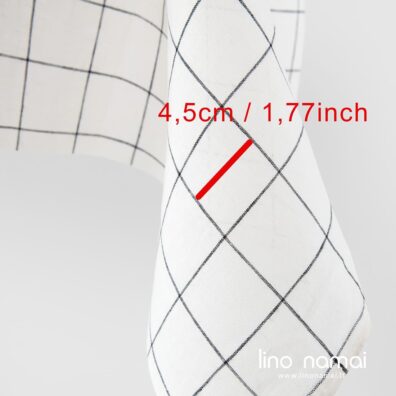 Lino audinys juodai-baltai languotas