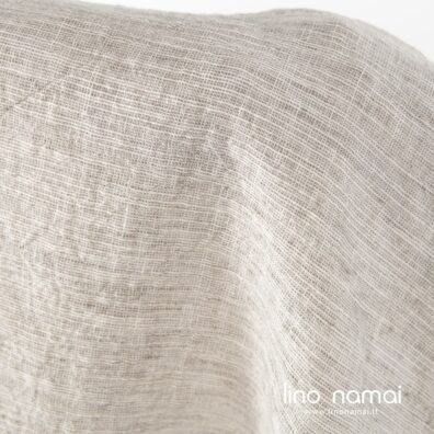 Minkštas, švelnus, skalbtas puslininis rusvai-baltas audinys